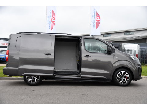 Fiat Scudo 2.0 MultiJet L3H1 PB Edition Camera, Cruise, Carplay, LED, Automaat, 177pk, Multimedia, Trekhaak, Sensoren, Uniek!