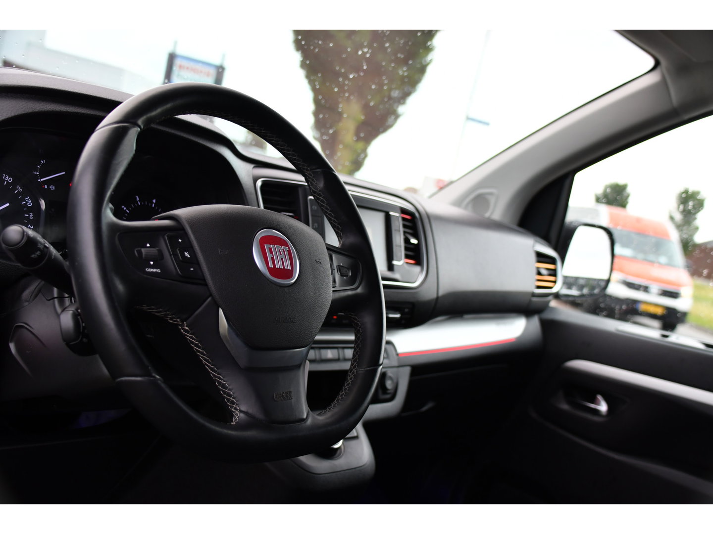 Fiat Scudo 2.0 MultiJet L3H1 PB Edition Camera, Cruise, Carplay, LED, Automaat, 177pk, Multimedia, Trekhaak, Sensoren, Uniek!