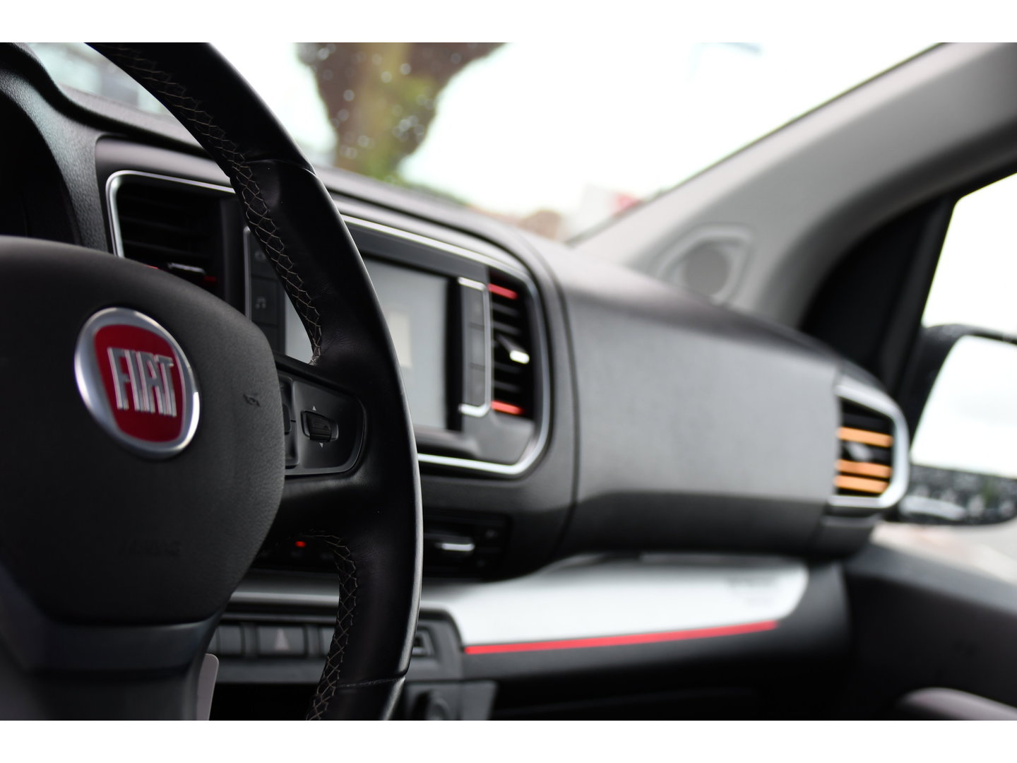 Fiat Scudo 2.0 MultiJet L3H1 PB Edition Camera, Cruise, Carplay, LED, Automaat, 177pk, Multimedia, Trekhaak, Sensoren, Uniek!