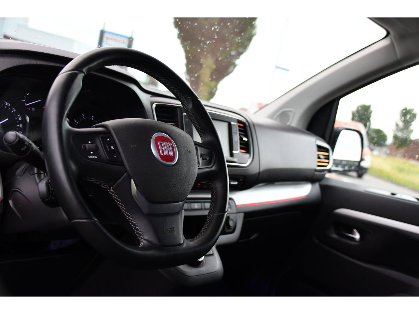 Fiat Scudo 2.0 MultiJet L3H1 PB Edition Camera, Cruise, Carplay, LED, Automaat, 177pk, Multimedia, Trekhaak, Sensoren, Uniek!