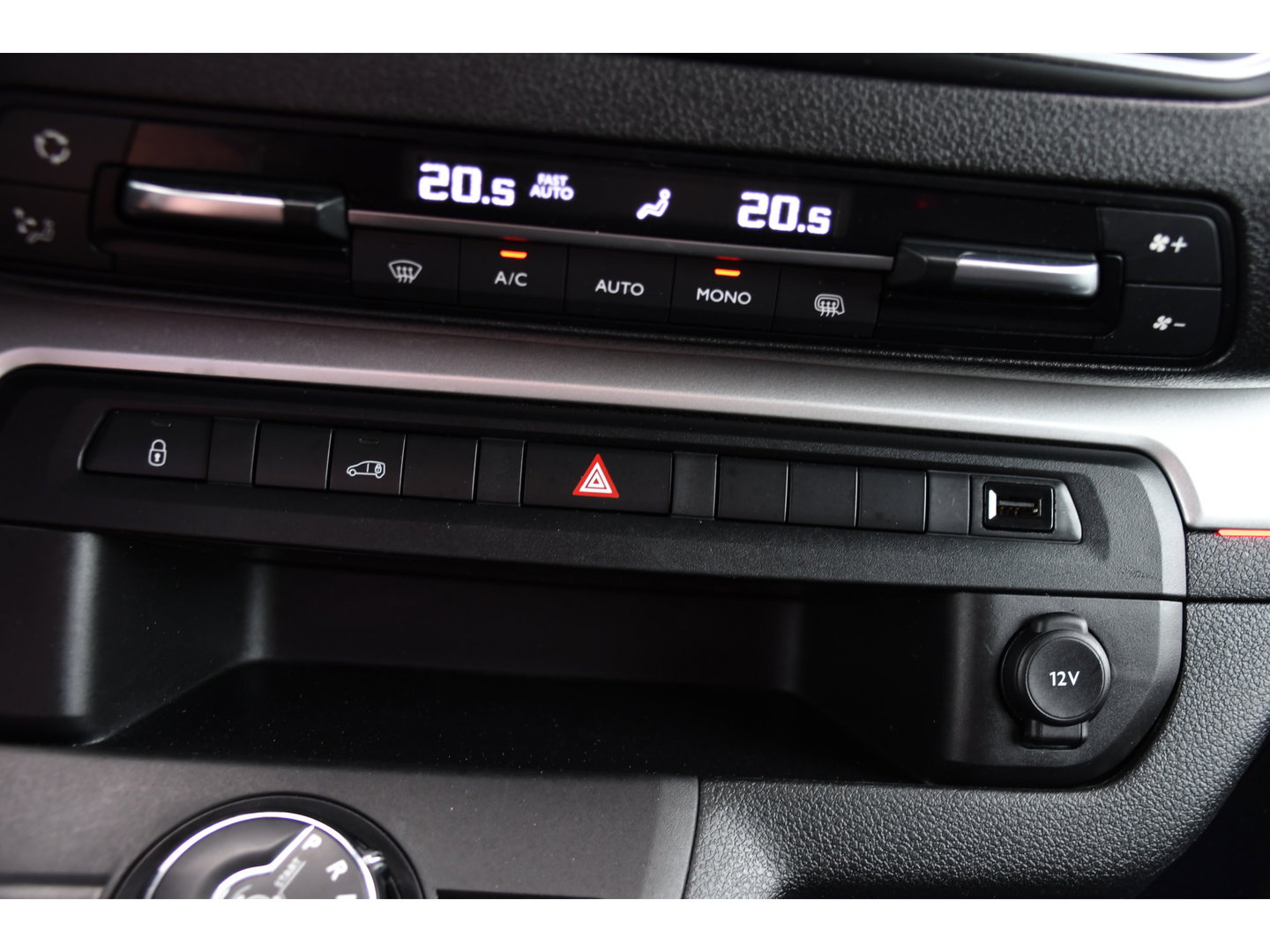 Fiat Scudo 2.0 MultiJet L3H1 PB Edition Camera, Cruise, Carplay, LED, Automaat, 177pk, Multimedia, Trekhaak, Sensoren, Uniek!