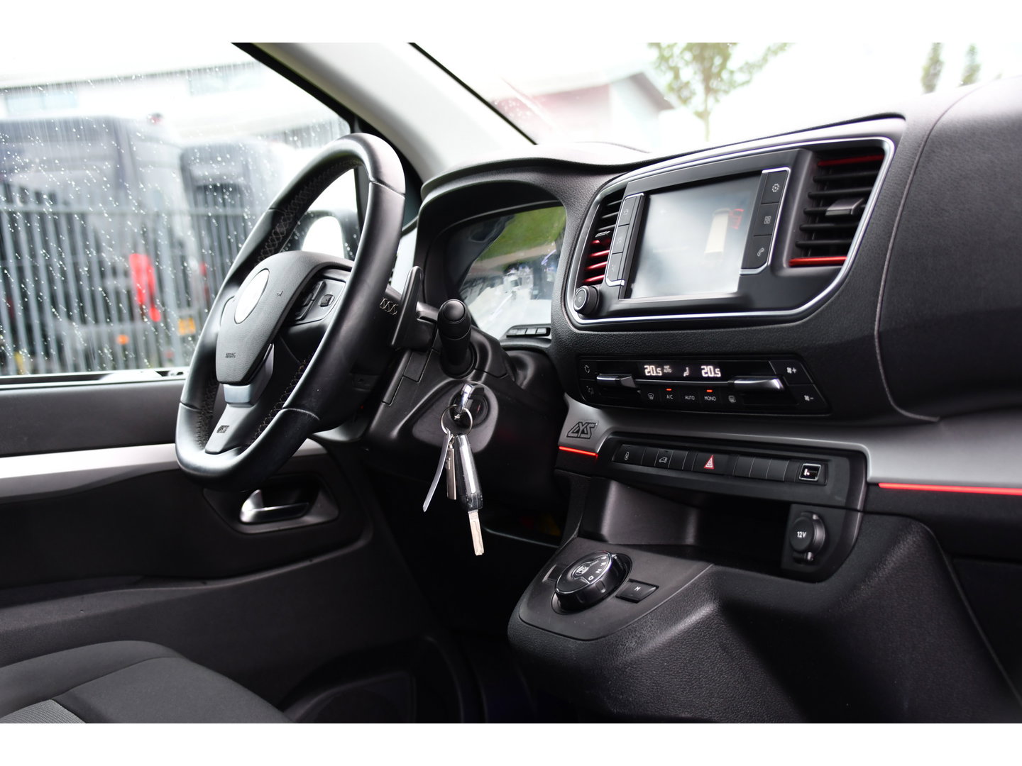 Fiat Scudo 2.0 MultiJet L3H1 PB Edition Camera, Cruise, Carplay, LED, Automaat, 177pk, Multimedia, Trekhaak, Sensoren, Uniek!