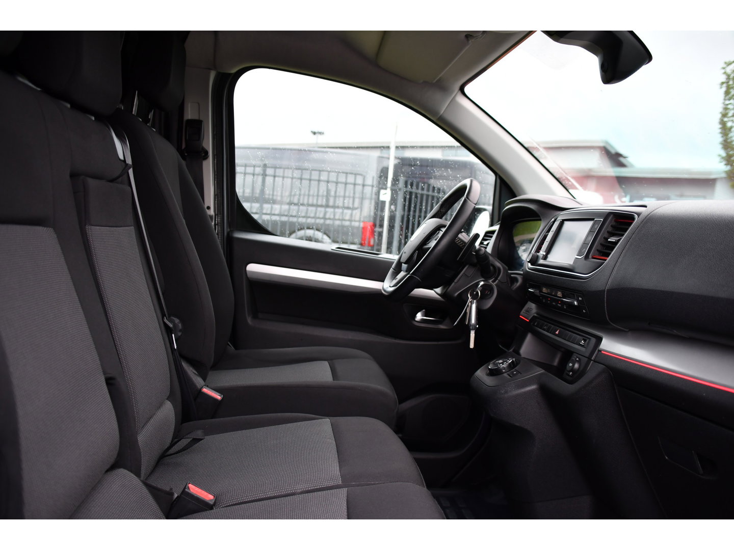 Fiat Scudo 2.0 MultiJet L3H1 PB Edition Camera, Cruise, Carplay, LED, Automaat, 177pk, Multimedia, Trekhaak, Sensoren, Uniek!