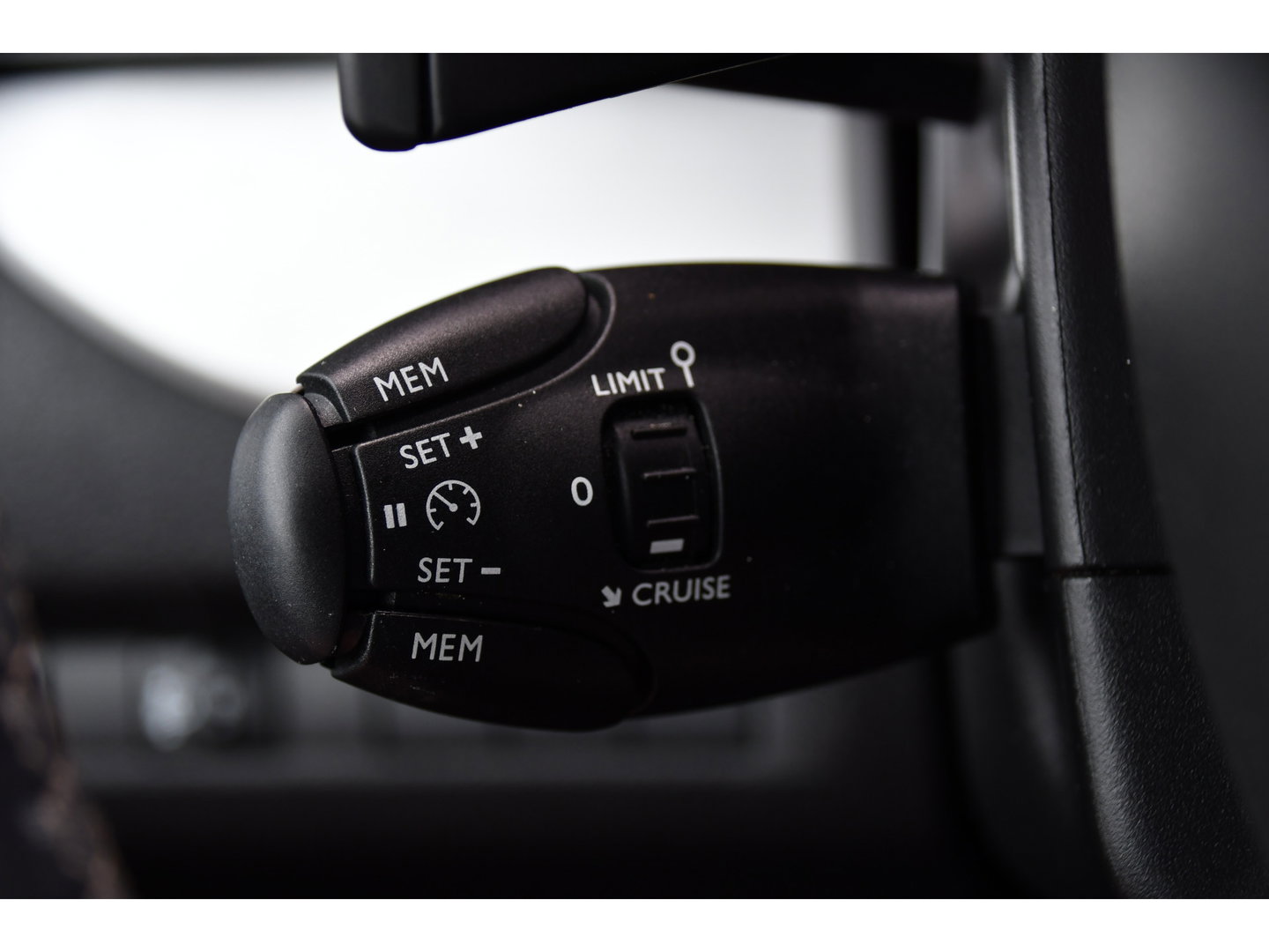 Fiat Scudo 2.0 MultiJet L3H1 PB Edition Camera, Cruise, Carplay, LED, Automaat, 177pk, Multimedia, Trekhaak, Sensoren, Uniek!