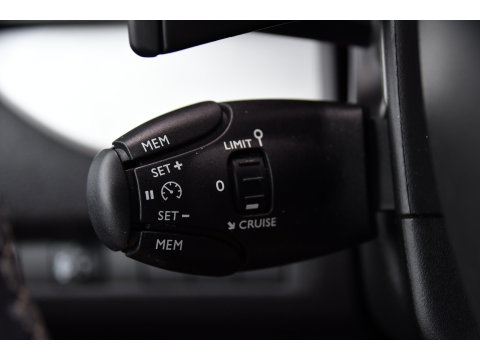 Fiat Scudo 2.0 MultiJet L3H1 PB Edition Camera, Cruise, Carplay, LED, Automaat, 177pk, Multimedia, Trekhaak, Sensoren, Uniek!
