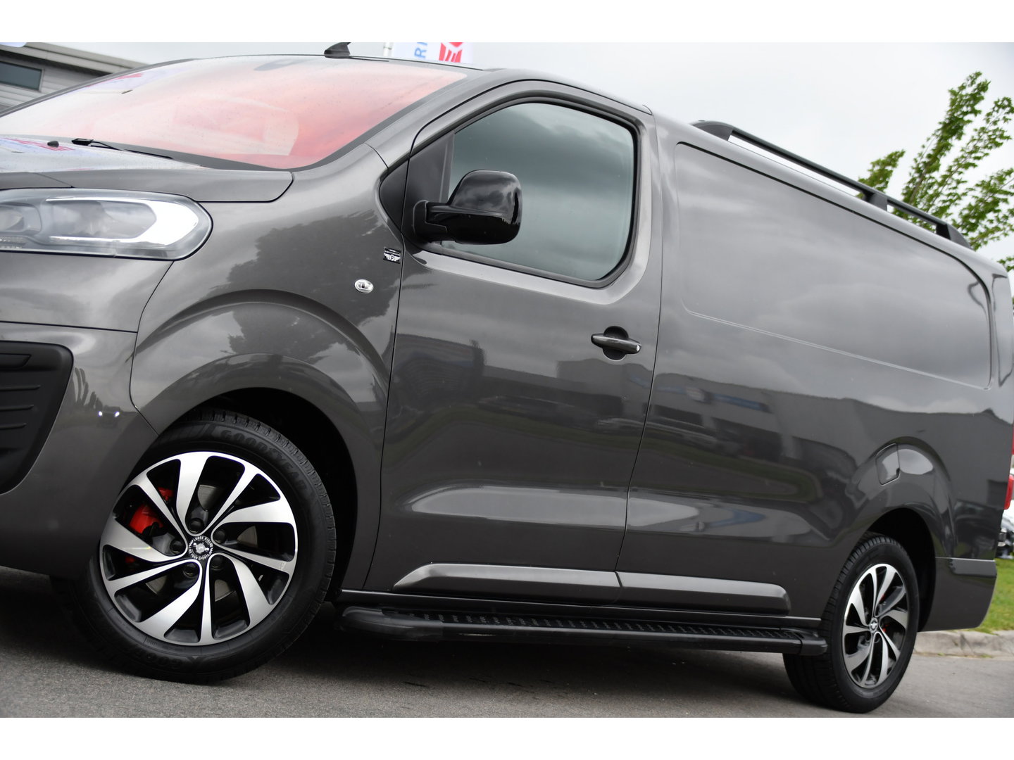 Fiat Scudo 2.0 MultiJet L3H1 PB Edition Camera, Cruise, Carplay, LED, Automaat, 177pk, Multimedia, Trekhaak, Sensoren, Uniek!