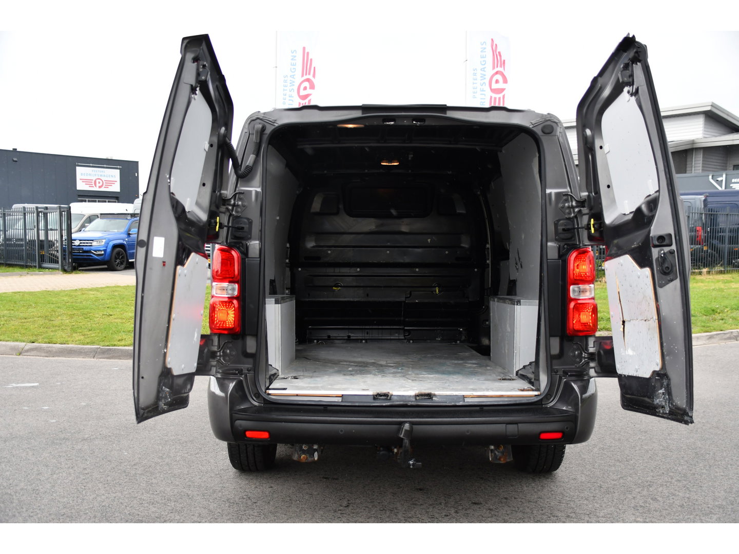 Fiat Scudo 2.0 MultiJet L3H1 PB Edition Camera, Cruise, Carplay, LED, Automaat, 177pk, Multimedia, Trekhaak, Sensoren, Uniek!