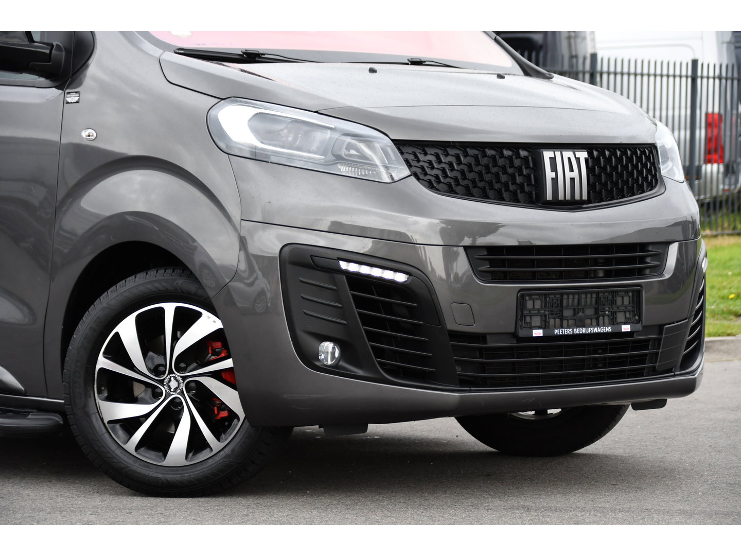 Fiat Scudo 2.0 MultiJet L3H1 PB Edition Camera, Cruise, Carplay, LED, Automaat, 177pk, Multimedia, Trekhaak, Sensoren, Uniek!