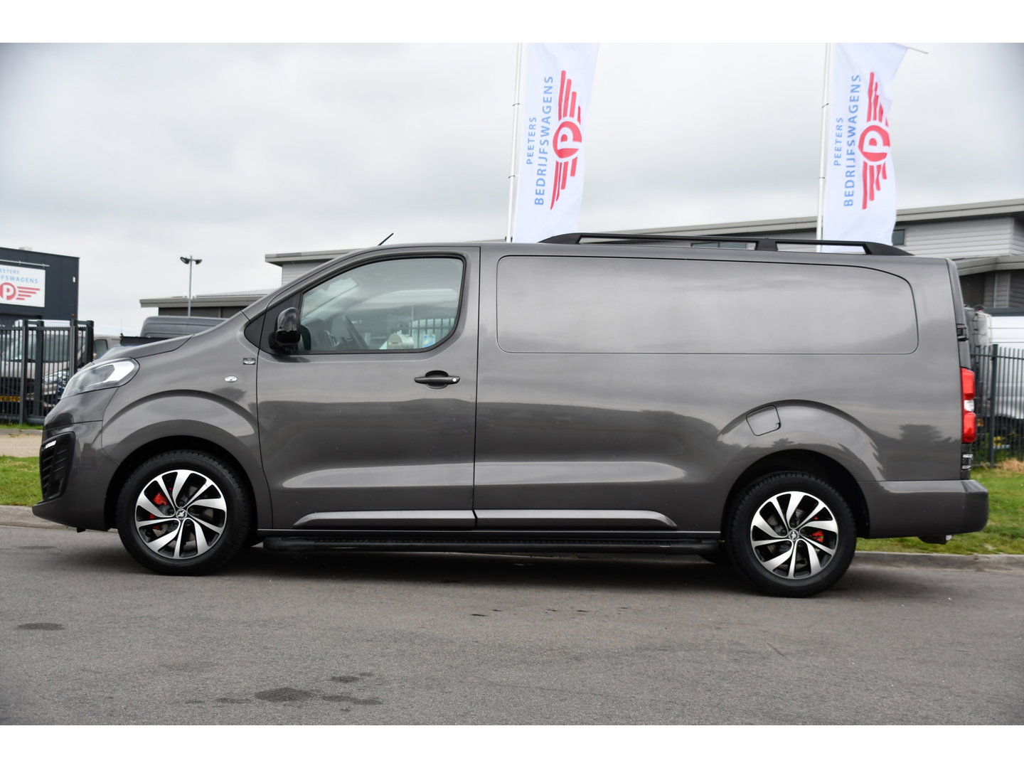Fiat Scudo 2.0 MultiJet L3H1 PB Edition Camera, Cruise, Carplay, LED, Automaat, 177pk, Multimedia, Trekhaak, Sensoren, Uniek!