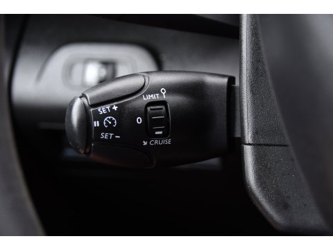 Citroën Berlingo 1.5 BlueHDI Black Edition Cruise, Carplay, Sensoren, 102pk, Multimedia, Trekhaak, Keyless, Uniek!