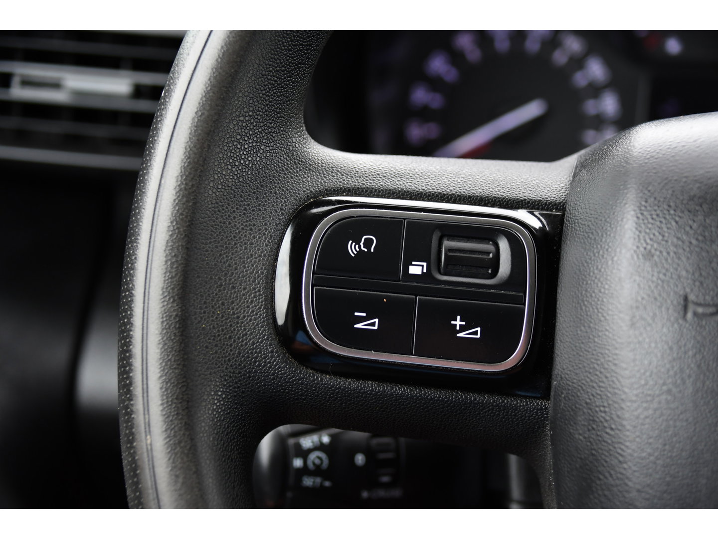 Citroën Berlingo 1.5 BlueHDI Black Edition Cruise, Carplay, Sensoren, 102pk, Multimedia, Trekhaak, Keyless, Uniek!