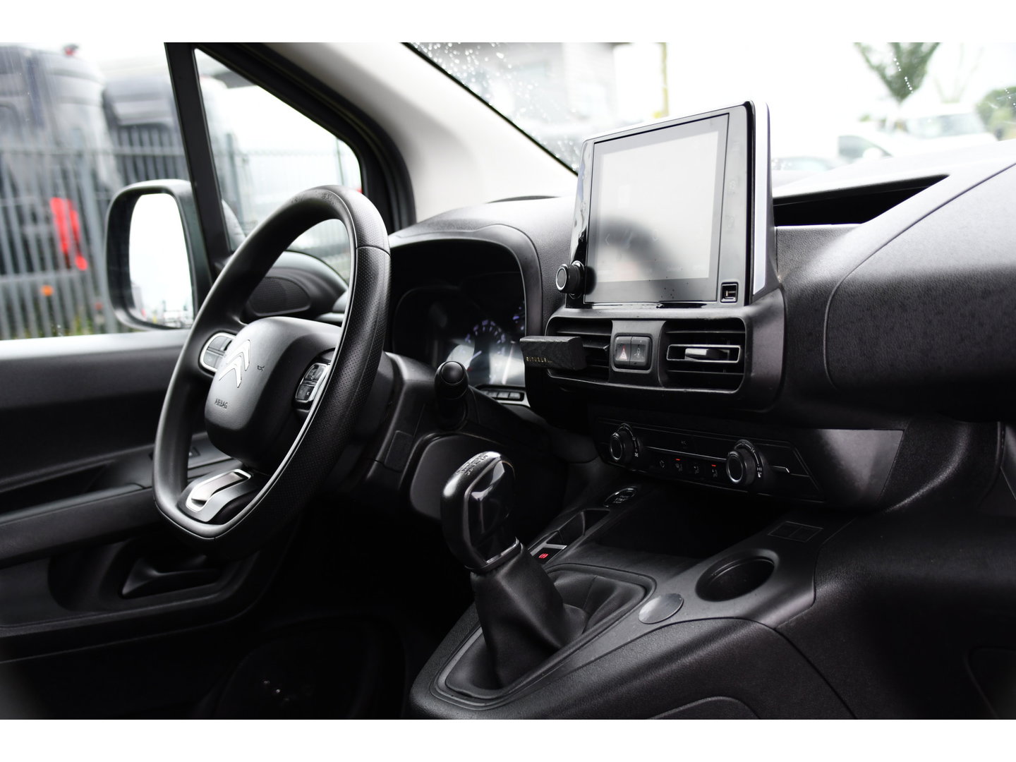 Citroën Berlingo 1.5 BlueHDI Black Edition Cruise, Carplay, Sensoren, 102pk, Multimedia, Trekhaak, Keyless, Uniek!