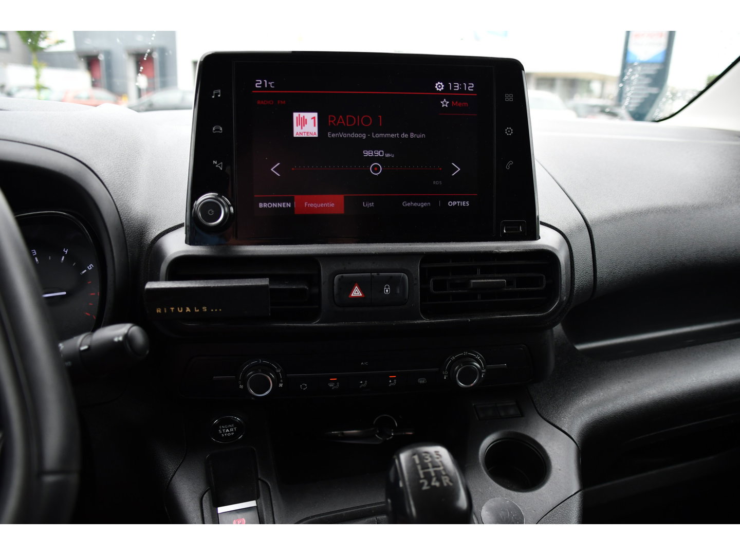 Citroën Berlingo 1.5 BlueHDI Black Edition Cruise, Carplay, Sensoren, 102pk, Multimedia, Trekhaak, Keyless, Uniek!