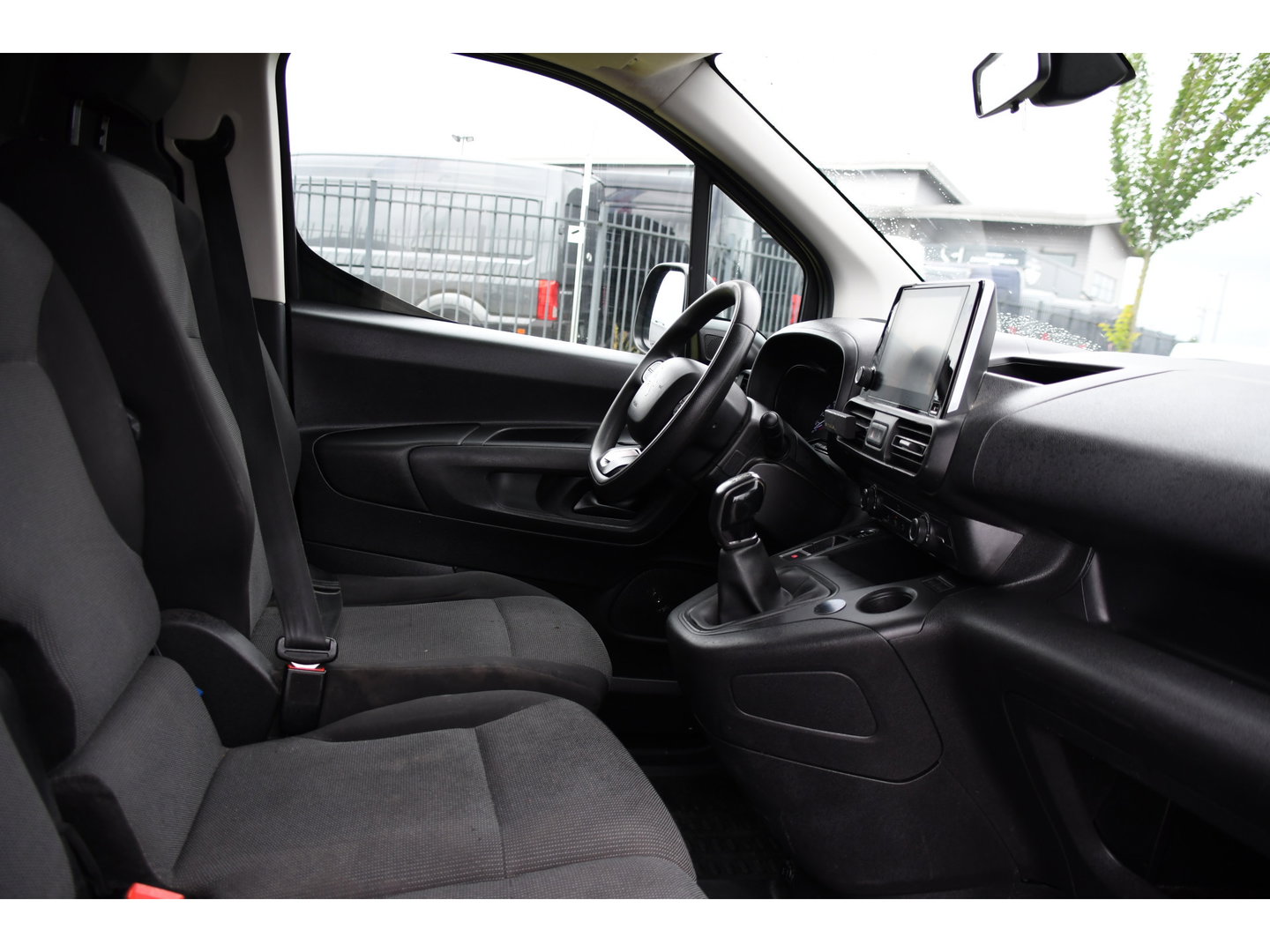 Citroën Berlingo 1.5 BlueHDI Black Edition Cruise, Carplay, Sensoren, 102pk, Multimedia, Trekhaak, Keyless, Uniek!