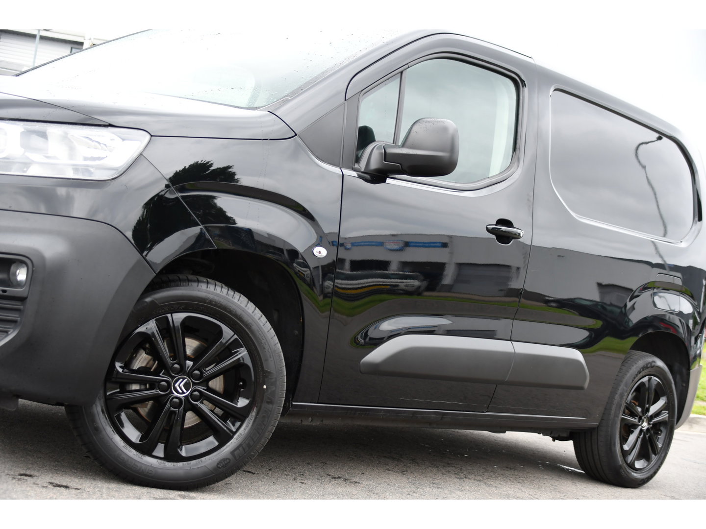 Citroën Berlingo 1.5 BlueHDI Black Edition Cruise, Carplay, Sensoren, 102pk, Multimedia, Trekhaak, Keyless, Uniek!