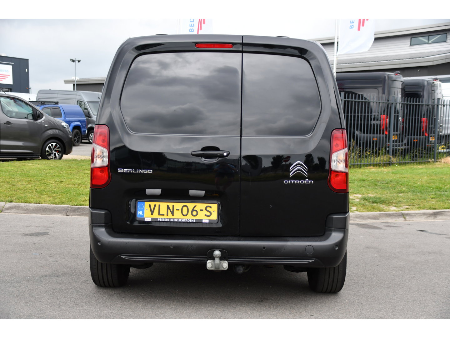 Citroën Berlingo 1.5 BlueHDI Black Edition Cruise, Carplay, Sensoren, 102pk, Multimedia, Trekhaak, Keyless, Uniek!