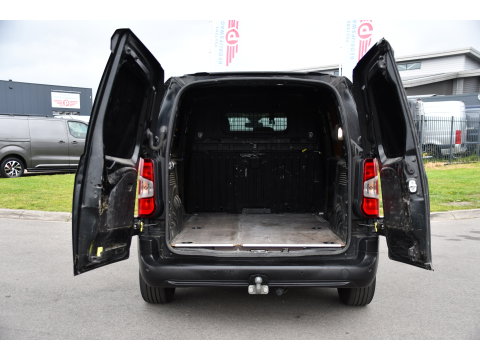 Citroën Berlingo 1.5 BlueHDI Black Edition Cruise, Carplay, Sensoren, 102pk, Multimedia, Trekhaak, Keyless, Uniek!