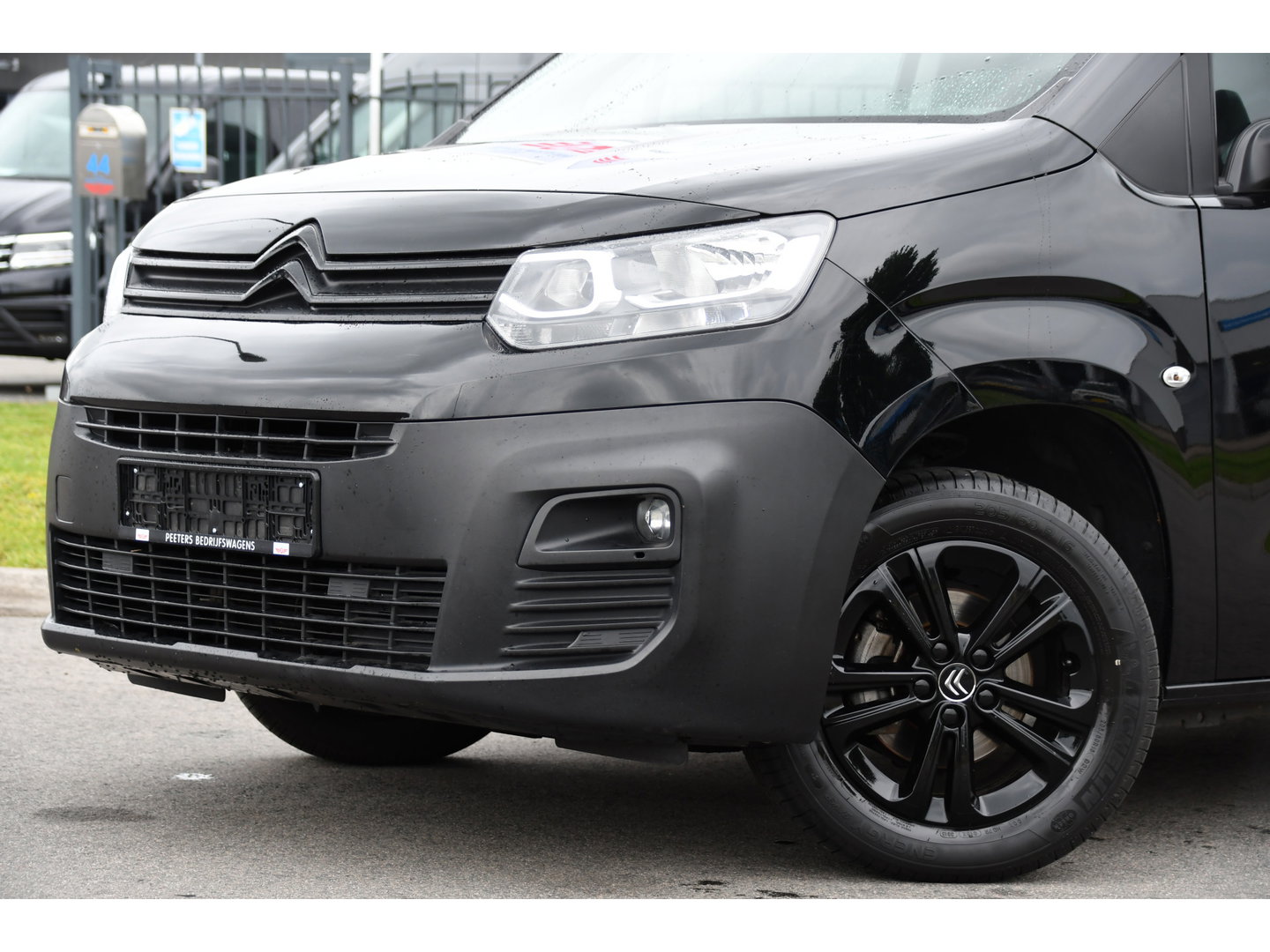 Citroën Berlingo 1.5 BlueHDI Black Edition Cruise, Carplay, Sensoren, 102pk, Multimedia, Trekhaak, Keyless, Uniek!