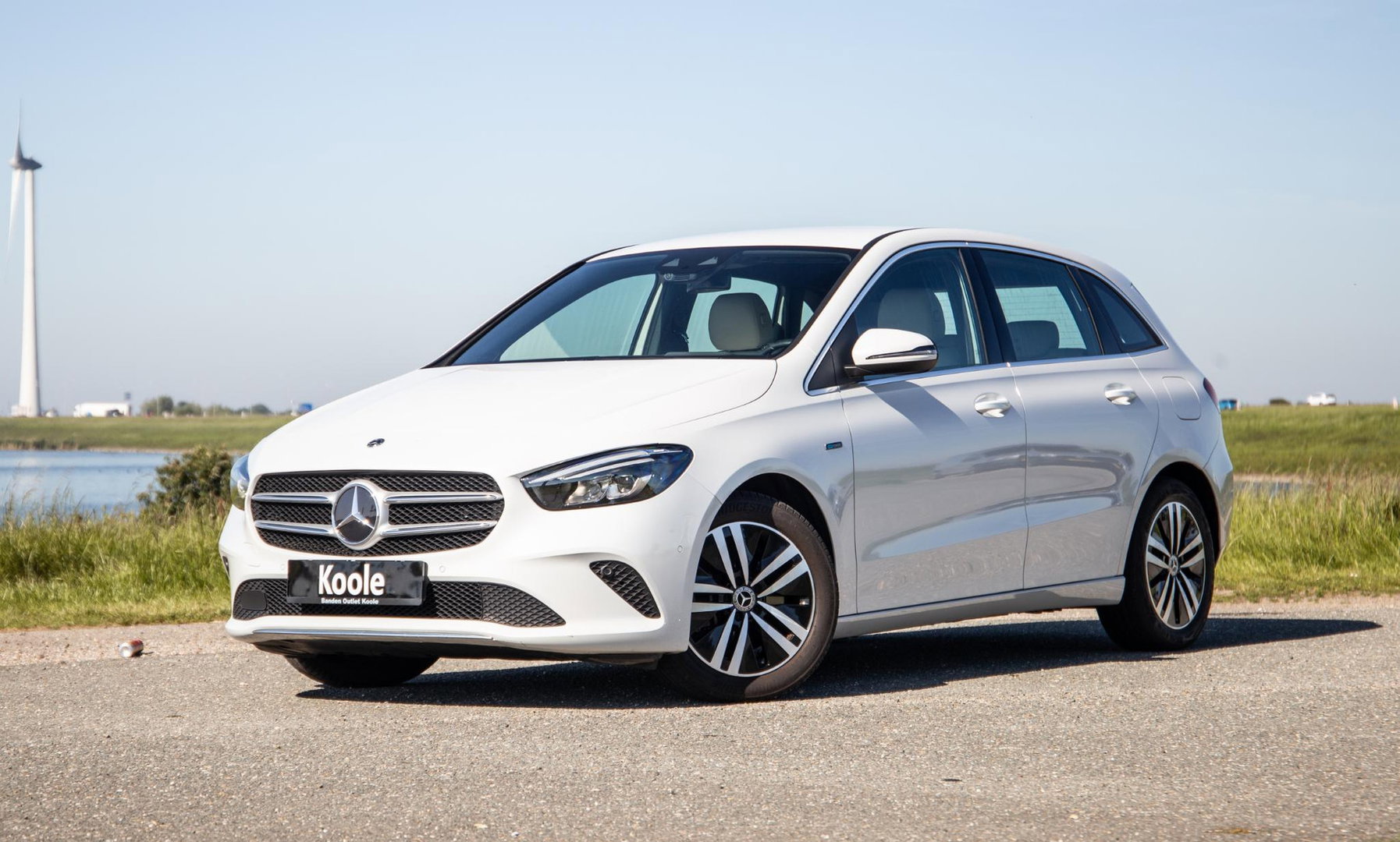 Mercedes-Benz B-Klasse 250 e Business Solution Luxury Limited CARPLAY / AMBILIGHT / STOELVERWARMING / CAMERA / DEALER ONDERHOUDEN