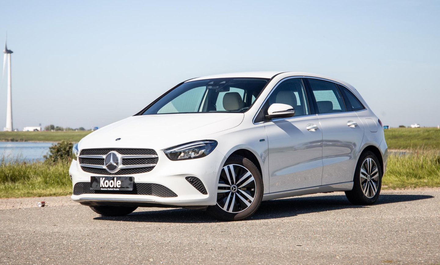 Mercedes-Benz B-Klasse 250 e Business Solution Luxury Limited CARPLAY / AMBILIGHT / STOELVERWARMING / CAMERA / DEALER ONDERHOUDEN