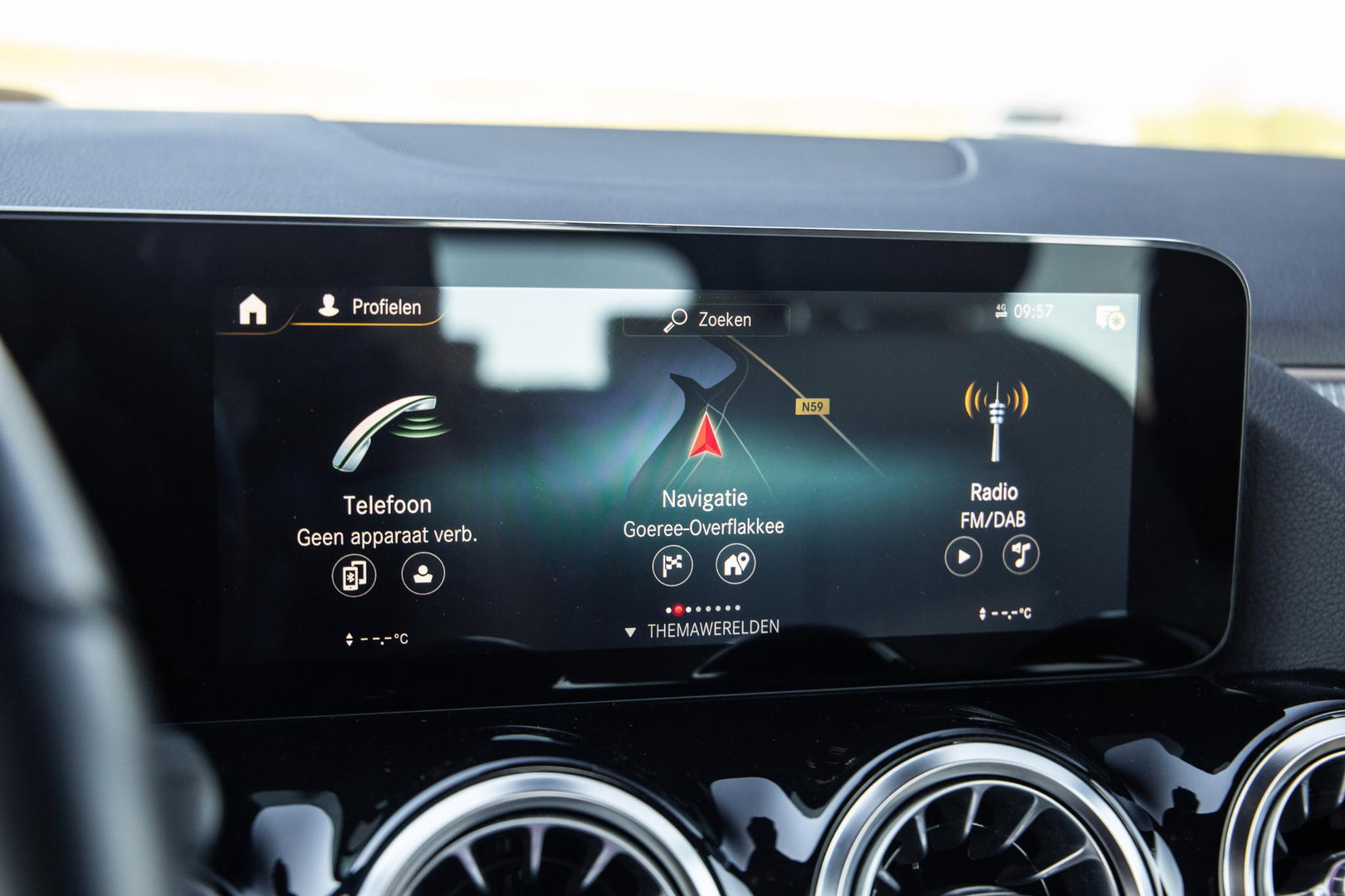 Mercedes-Benz B-Klasse 250 e Business Solution Luxury Limited CARPLAY / AMBILIGHT / STOELVERWARMING / CAMERA / DEALER ONDERHOUDEN