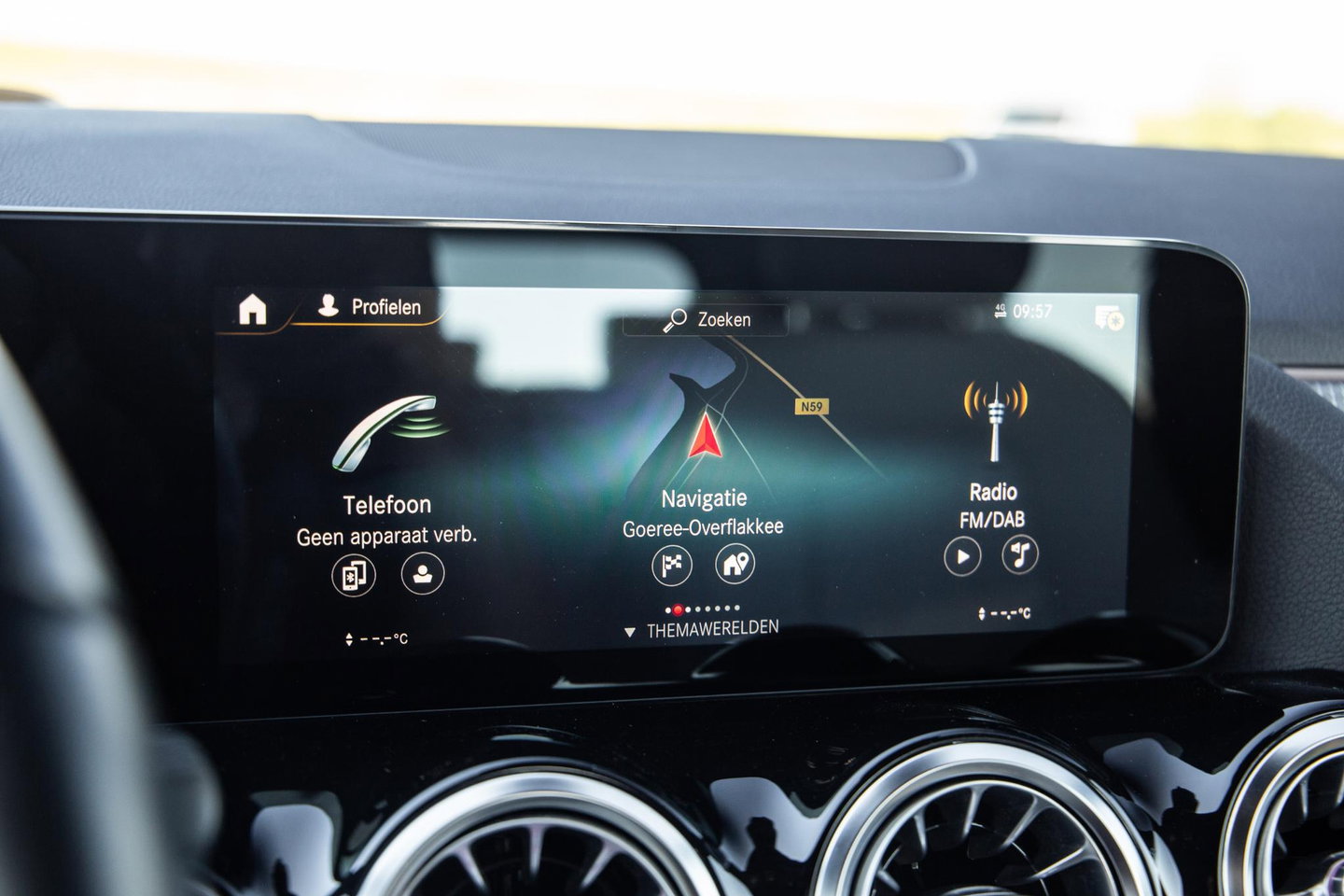 Mercedes-Benz B-Klasse 250 e Business Solution Luxury Limited CARPLAY / AMBILIGHT / STOELVERWARMING / CAMERA / DEALER ONDERHOUDEN