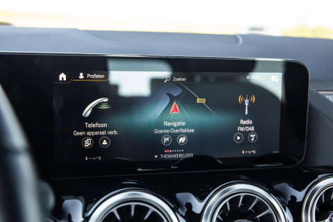 Mercedes-Benz B-Klasse 250 e Business Solution Luxury Limited CARPLAY / AMBILIGHT / STOELVERWARMING / CAMERA / DEALER ONDERHOUDEN