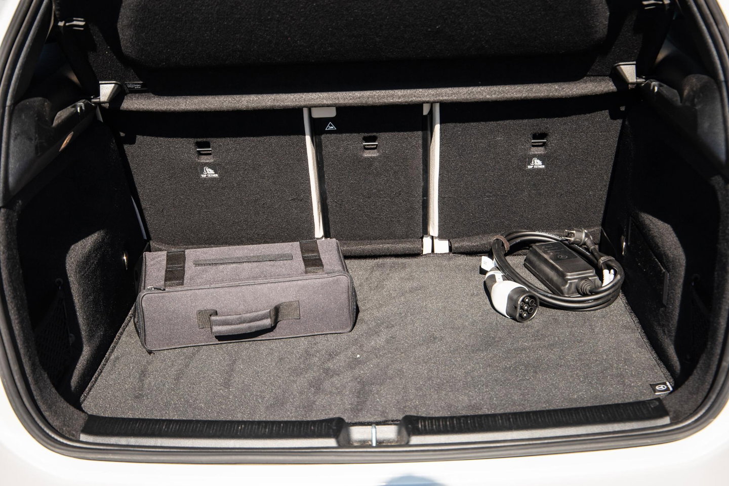 Mercedes-Benz B-Klasse 250 e Business Solution Luxury Limited CARPLAY / AMBILIGHT / STOELVERWARMING / CAMERA / DEALER ONDERHOUDEN
