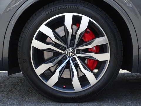 Volkswagen Touareg 3.0 e-Hybrid 462PK 4-Motion R / Massage / Dynaudio / 360°