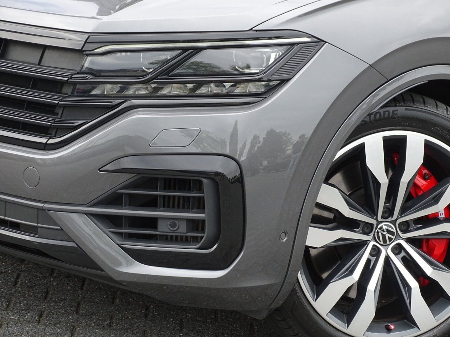 Volkswagen Touareg 3.0 e-Hybrid 462PK 4-Motion R / Massage / Dynaudio / 360°