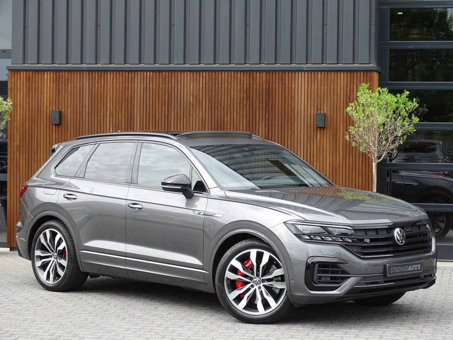 Volkswagen Touareg 3.0 e-Hybrid 462PK 4-Motion R / Massage / Dynaudio / 360°