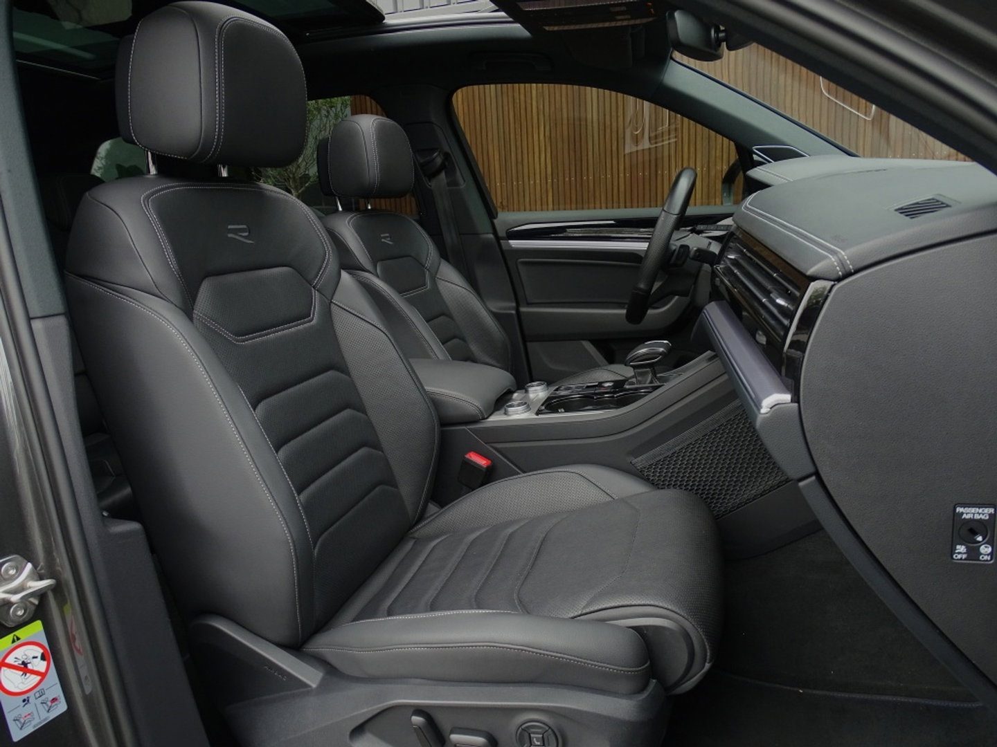 Volkswagen Touareg 3.0 e-Hybrid 462PK 4-Motion R / Massage / Dynaudio / 360°