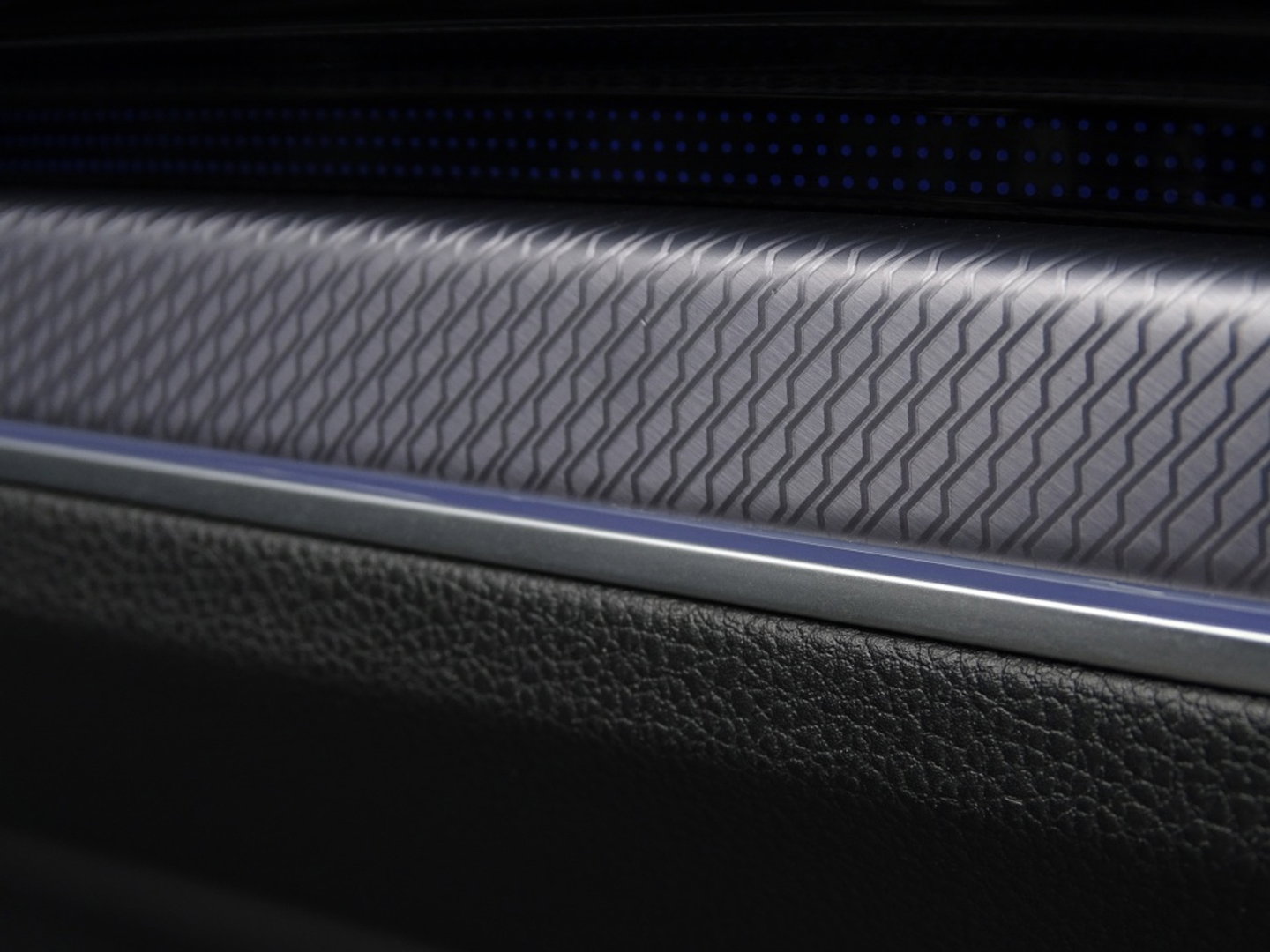 Volkswagen Touareg 3.0 e-Hybrid 462PK 4-Motion R / Massage / Dynaudio / 360°