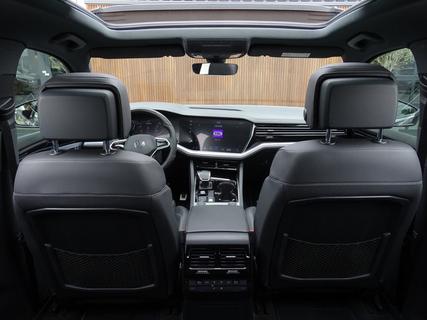 Volkswagen Touareg 3.0 e-Hybrid 462PK 4-Motion R / Massage / Dynaudio / 360°