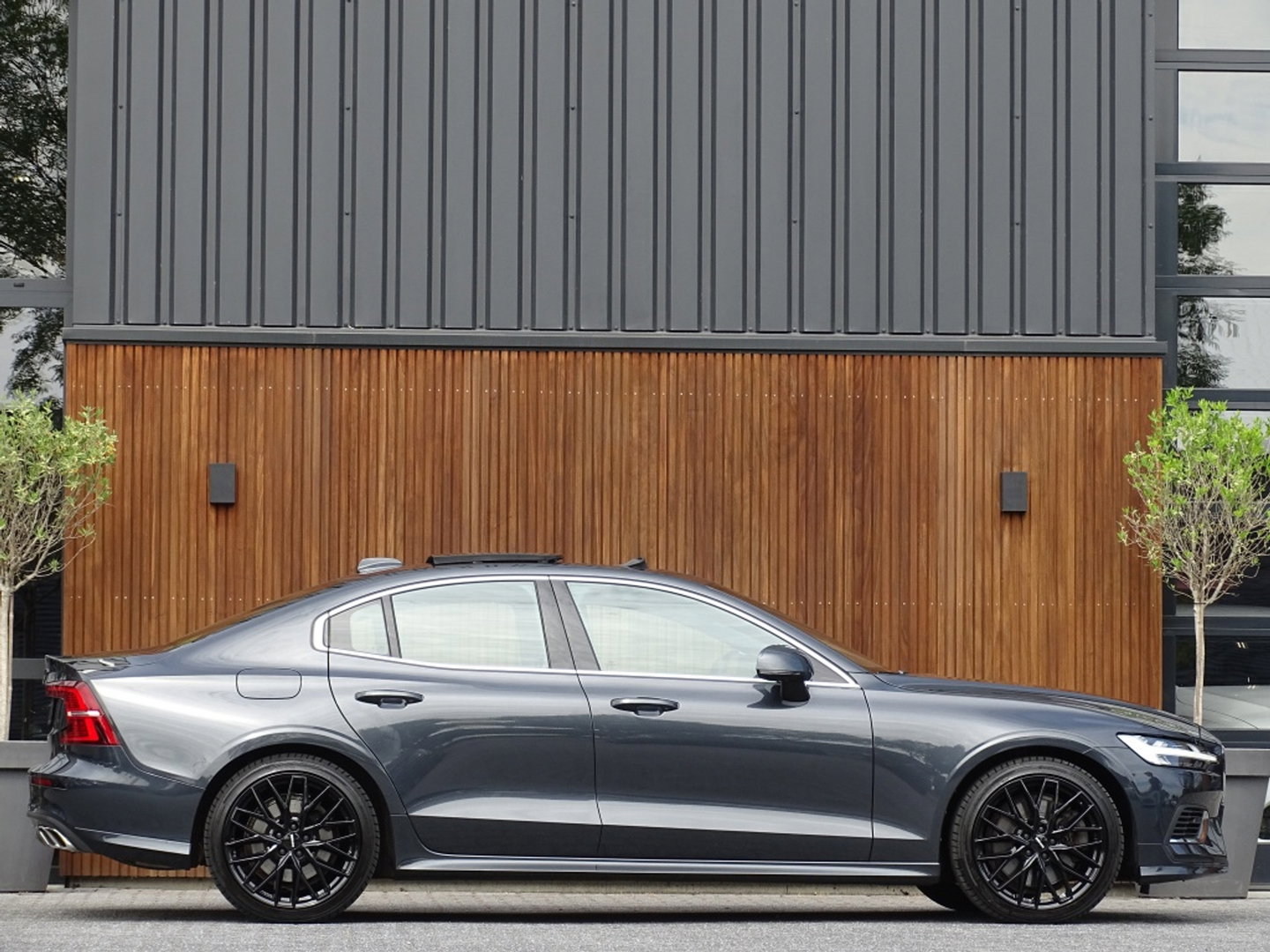 Volvo S60 T8 390PK TE / R-Design / Bowers&Wilkins / 360° / LED