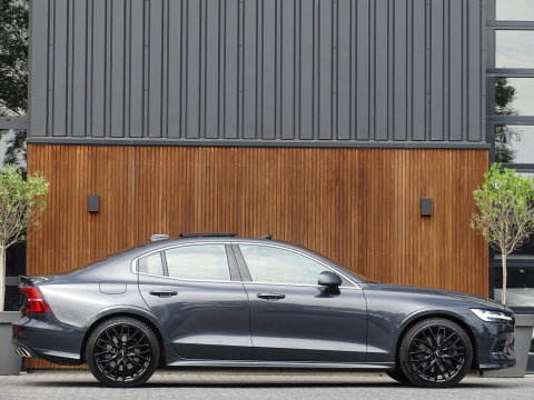 Volvo S60 T8 390PK TE / R-Design / Bowers&Wilkins / 360° / LED