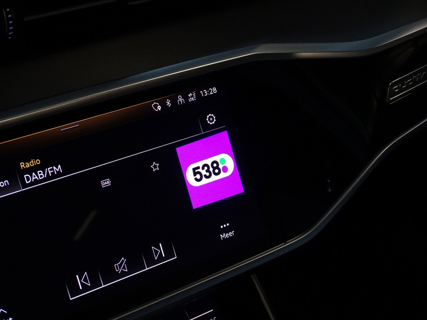 Audi A6 55 TFSIe 367PK Quattro / S-line / 2021 / panoramadak / LED