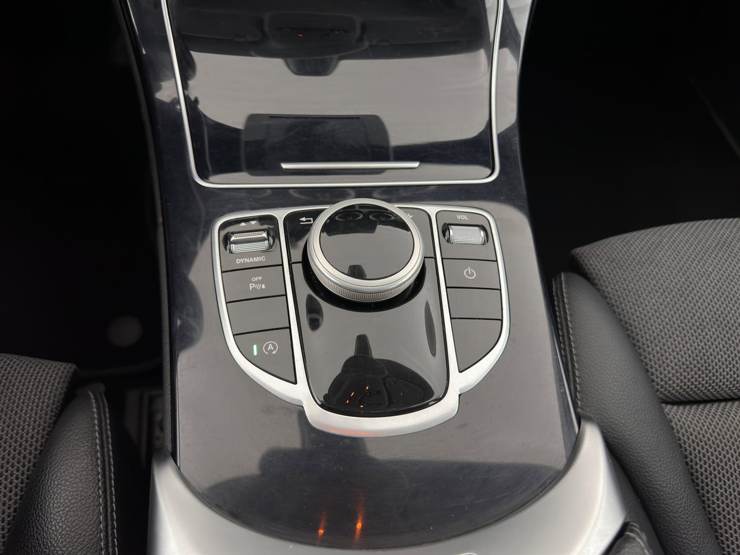 Mercedes-Benz C-Klasse Estate 200 CDI Business Solution Aut. *FULL-LED | LEATHER-FABRIC | FULL-LED | NAVI-FULLMAP | CAMERA | HEATED-SPORTSEATS | SHIFTPADDLES | CRUISE | KEYLESS | TOWBAR | 17''ALU*