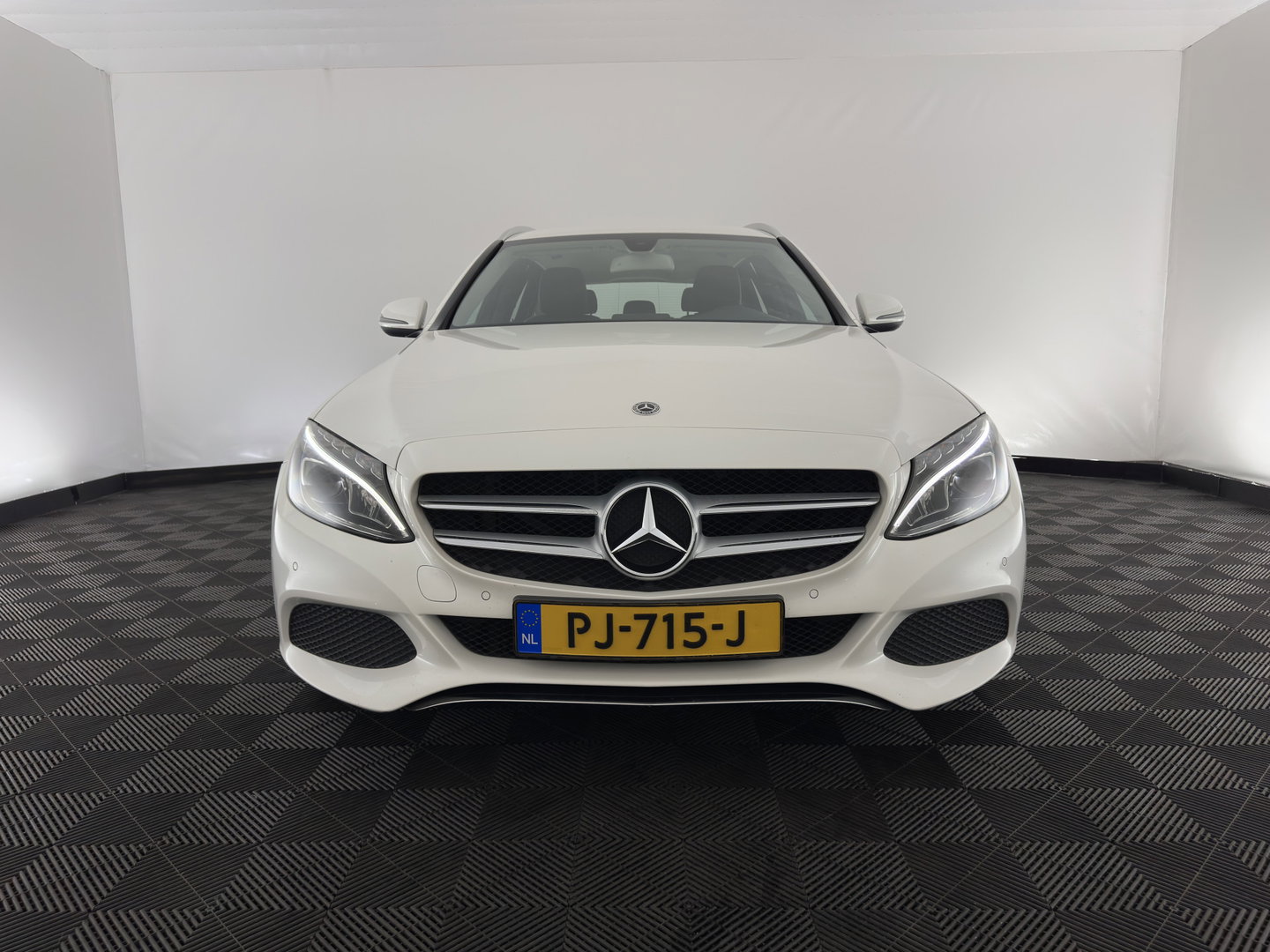 Mercedes-Benz C-Klasse Estate 200 CDI Business Solution Aut. *FULL-LED | LEATHER-FABRIC | FULL-LED | NAVI-FULLMAP | CAMERA | HEATED-SPORTSEATS | SHIFTPADDLES | CRUISE | KEYLESS | TOWBAR | 17''ALU*