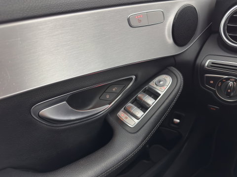 Mercedes-Benz C-Klasse Estate 200 CDI Business Solution Aut. *FULL-LED | LEATHER-FABRIC | FULL-LED | NAVI-FULLMAP | CAMERA | HEATED-SPORTSEATS | SHIFTPADDLES | CRUISE | KEYLESS | TOWBAR | 17''ALU*