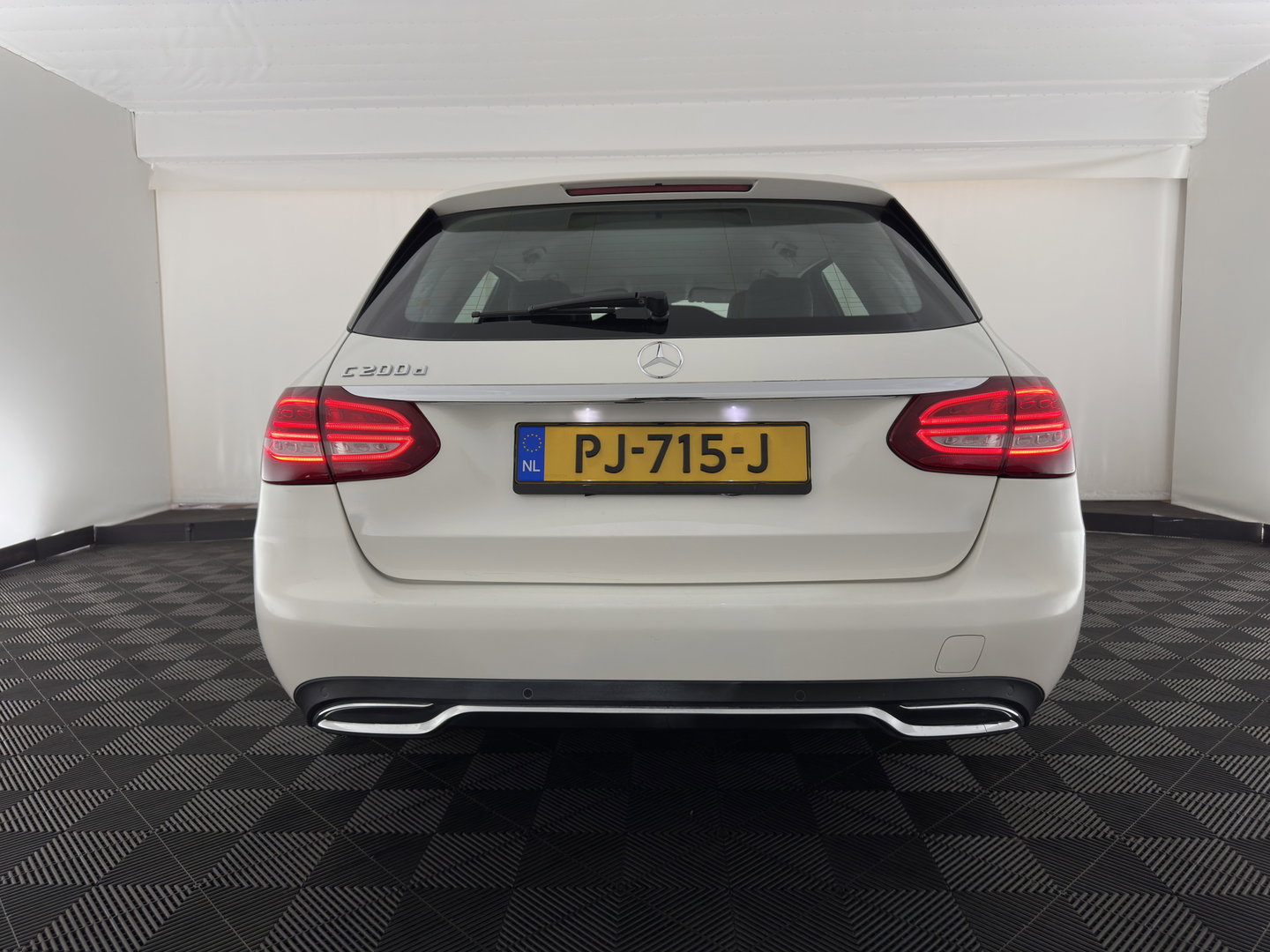Mercedes-Benz C-Klasse Estate 200 CDI Business Solution Aut. *FULL-LED | LEATHER-FABRIC | FULL-LED | NAVI-FULLMAP | CAMERA | HEATED-SPORTSEATS | SHIFTPADDLES | CRUISE | KEYLESS | TOWBAR | 17''ALU*