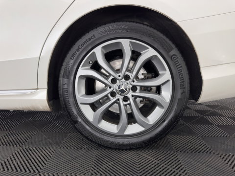 Mercedes-Benz C-Klasse Estate 200 CDI Business Solution Aut. *FULL-LED | LEATHER-FABRIC | FULL-LED | NAVI-FULLMAP | CAMERA | HEATED-SPORTSEATS | SHIFTPADDLES | CRUISE | KEYLESS | TOWBAR | 17''ALU*