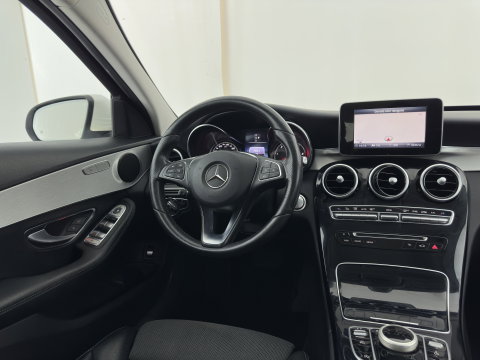 Mercedes-Benz C-Klasse Estate 200 CDI Business Solution Aut. *FULL-LED | LEATHER-FABRIC | FULL-LED | NAVI-FULLMAP | CAMERA | HEATED-SPORTSEATS | SHIFTPADDLES | CRUISE | KEYLESS | TOWBAR | 17''ALU*
