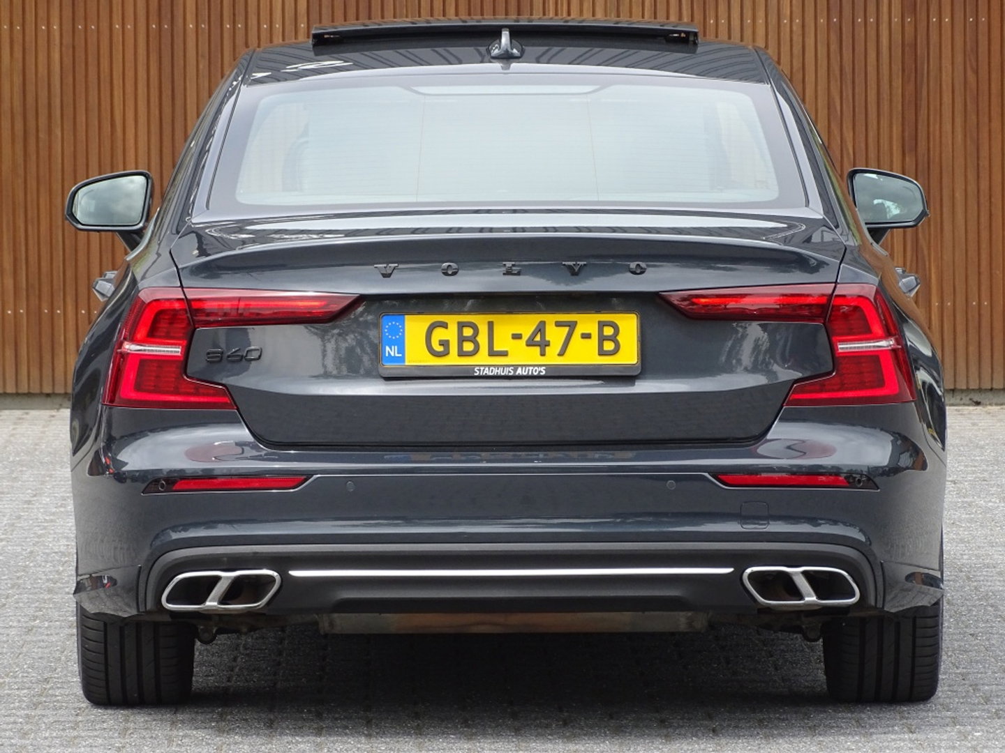 Volvo S60 T8 390PK TE / R-Design / Bowers&Wilkins / 360° / LED