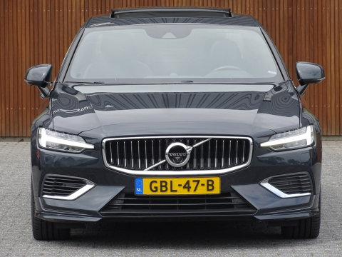 Volvo S60 T8 390PK TE / R-Design / Bowers&Wilkins / 360° / LED
