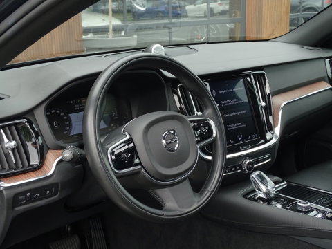 Volvo S60 T8 390PK TE / R-Design / Bowers&Wilkins / 360° / LED