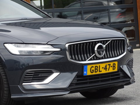 Volvo S60 T8 390PK TE / R-Design / Bowers&Wilkins / 360° / LED