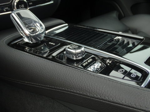 Volvo S60 T8 390PK TE / R-Design / Bowers&Wilkins / 360° / LED