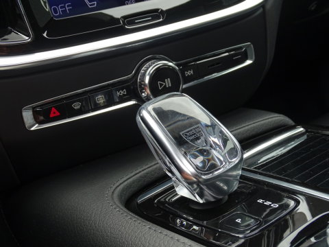 Volvo S60 T8 390PK TE / R-Design / Bowers&Wilkins / 360° / LED