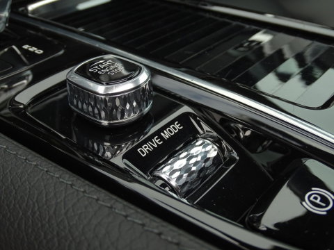 Volvo S60 T8 390PK TE / R-Design / Bowers&Wilkins / 360° / LED